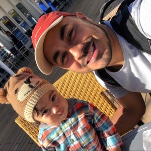 Meet your Posher, Raul aron